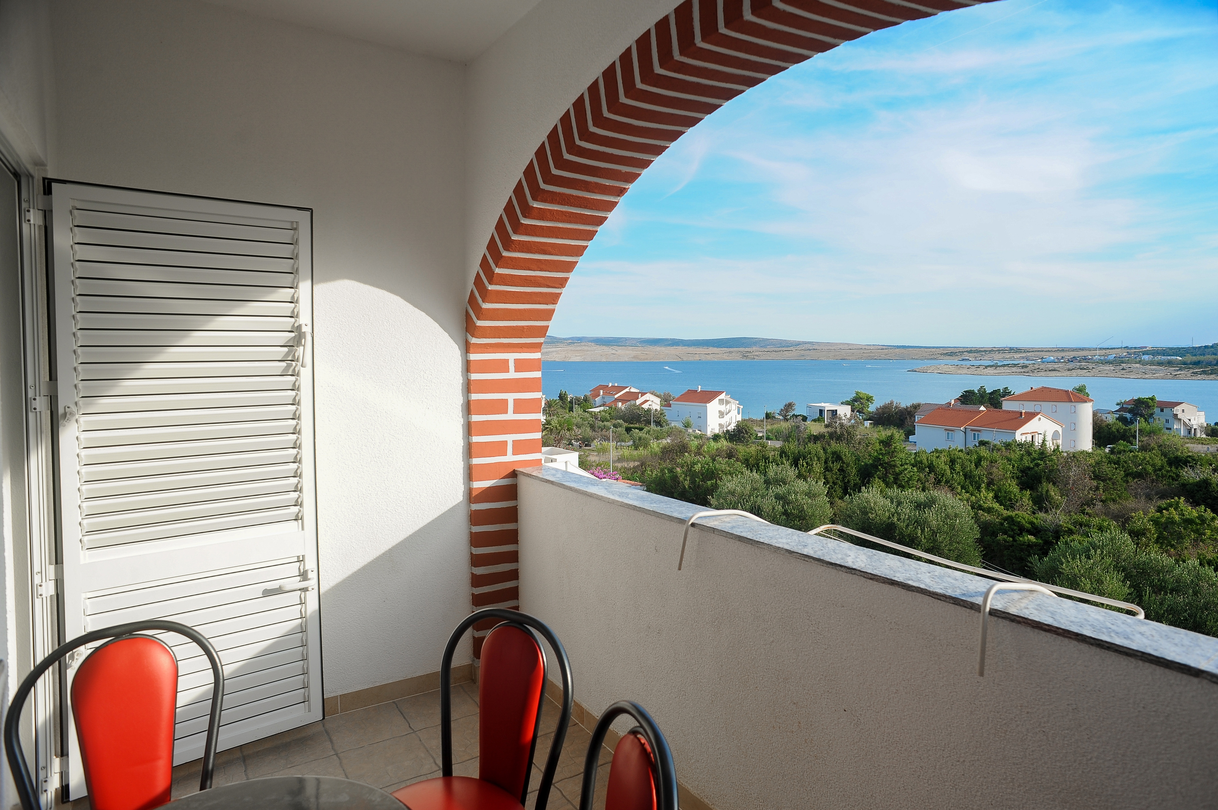 One bedroom apartment with terrace and sea view Caska, Pag  A-b
