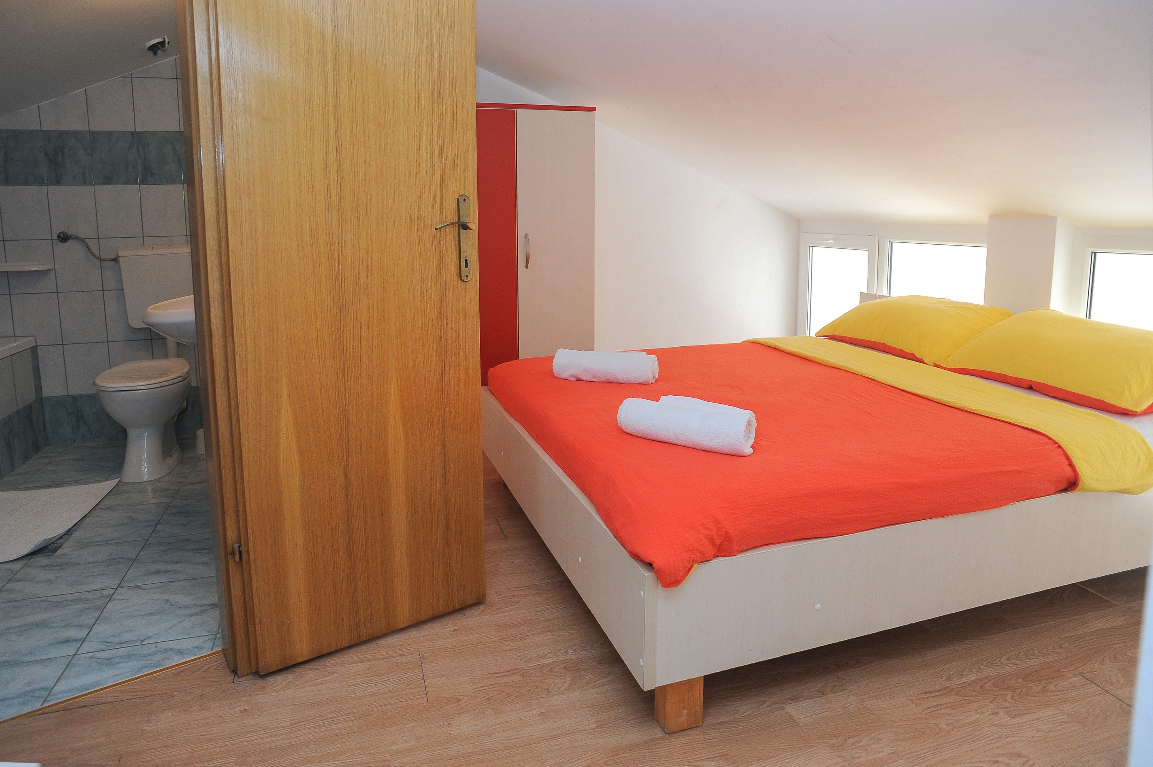 Four bedroom apartment with terrace and sea view Caska, Pag  A-d