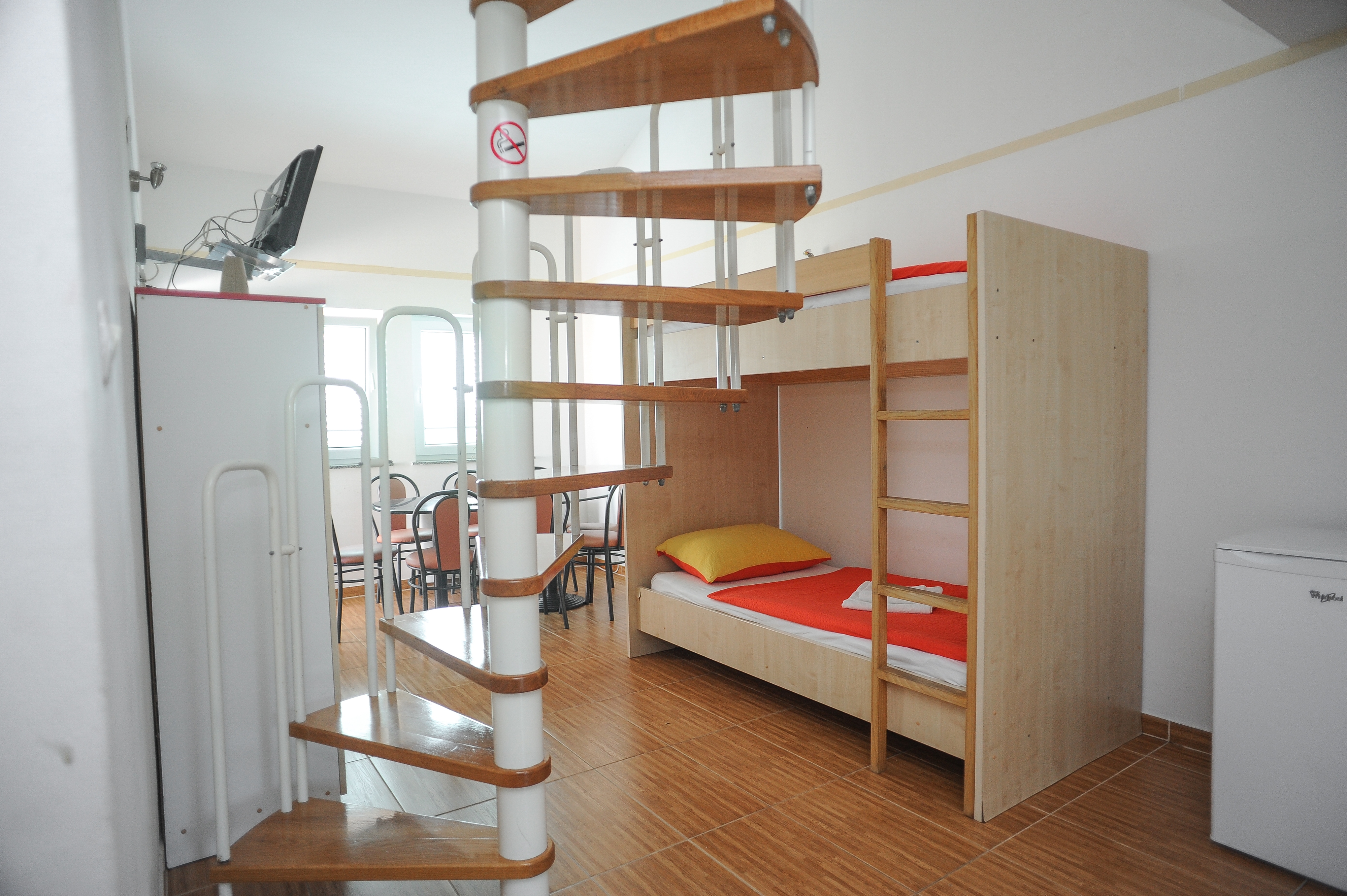 Four-bedroom apartment with terrace and sea view Caska, Pag (A-3085-d) Four-bedroom apartment with terrace and sea view Caska, Pag (A-3085-d)