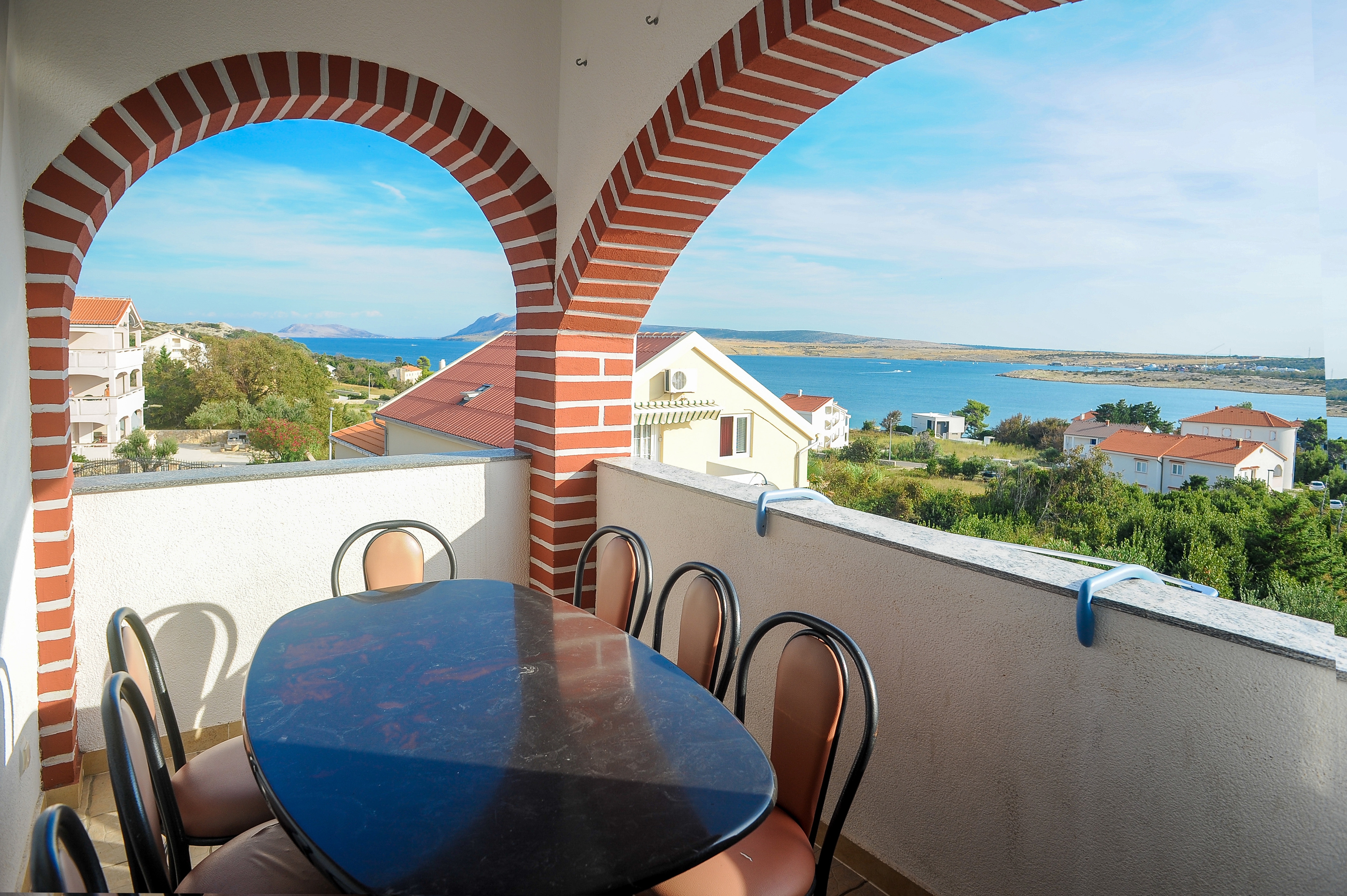 Four-bedroom apartment with terrace and sea view Caska, Pag (A-3085-d) Four-bedroom apartment with terrace and sea view Caska, Pag (A-3085-d)