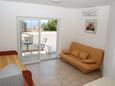 Bilo, Sala de estar in the apartment, air condition available y WiFi.