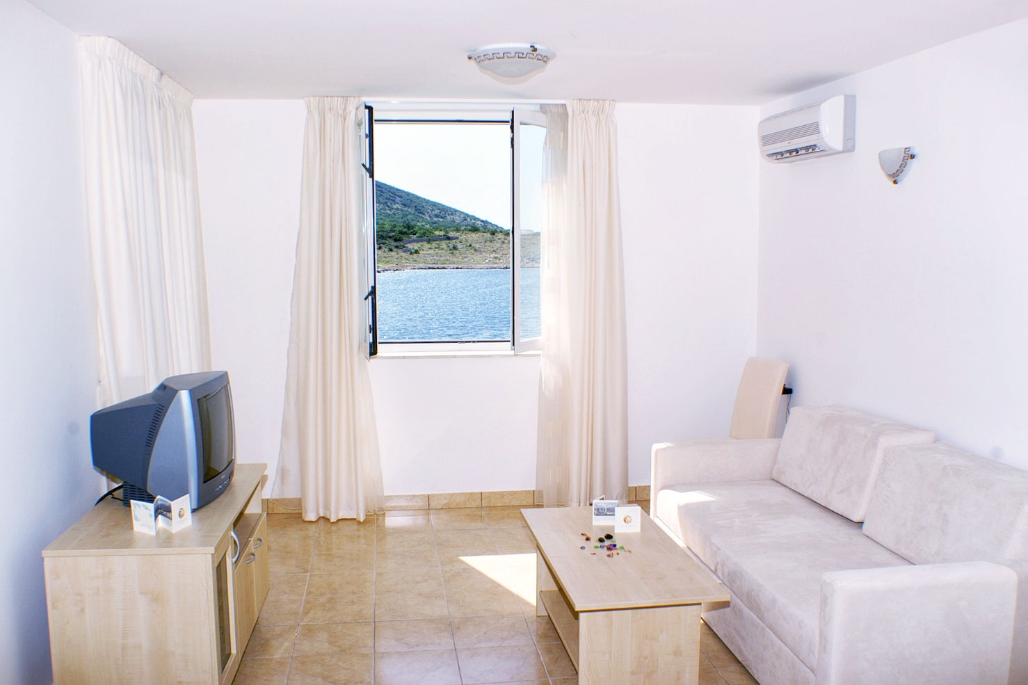One bedroom apartment with air-conditioning Vinjerac, Zadar (A-3093-i) One bedroom apartment with air-conditioning Vinjerac, Zadar (A-3093-i)
