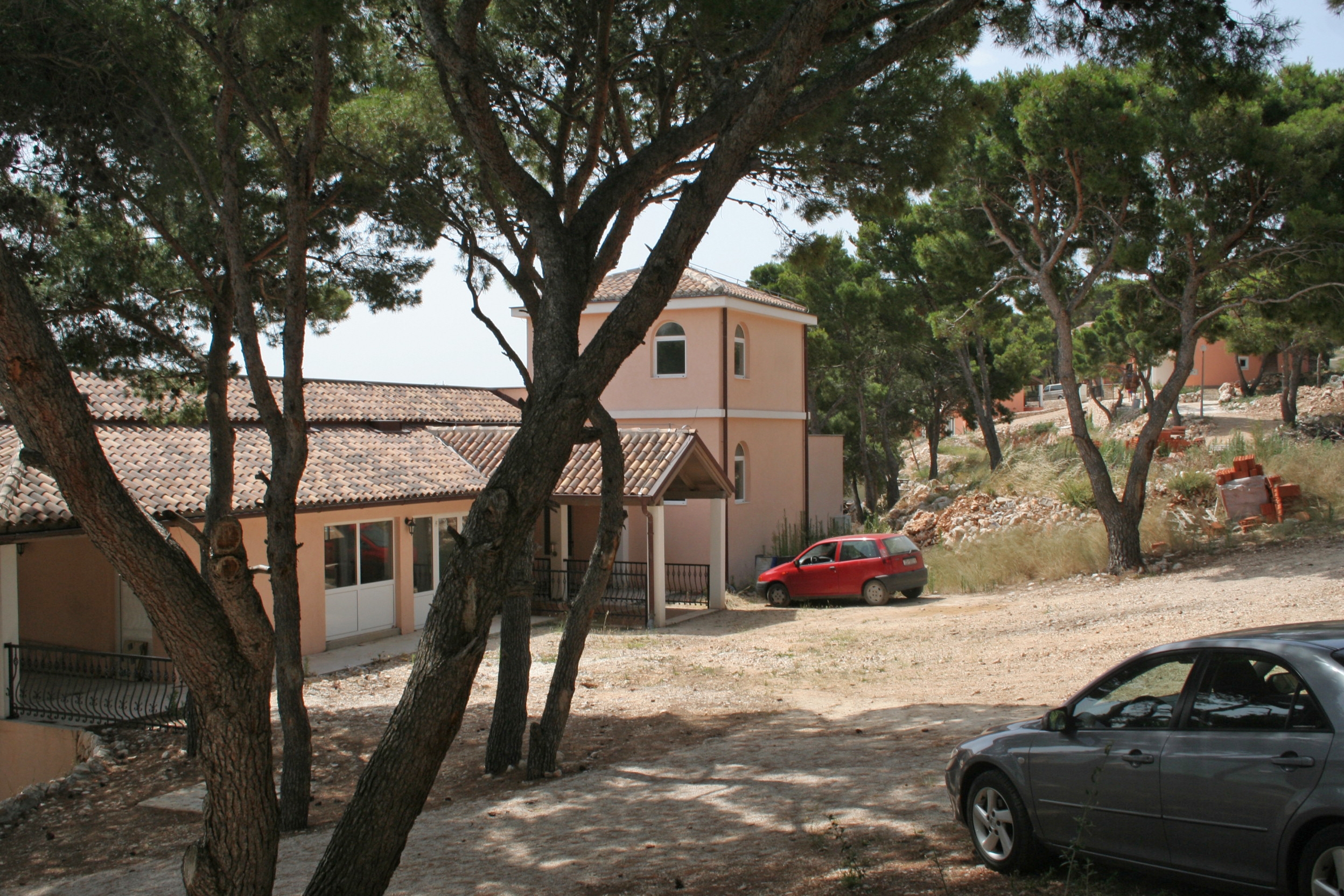 One bedroom apartment near beach Rogoznica (A-3094-b)