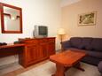 Rogoznica, Living room in the apartment, (pet friendly) and WiFi.