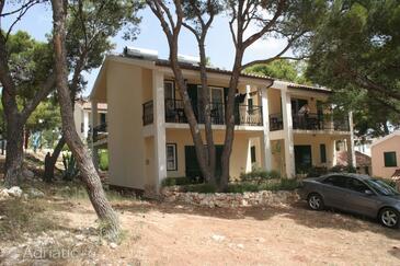 Rogoznica, Rogoznica, Property 3094 - Apartments near sea with pebble beach.