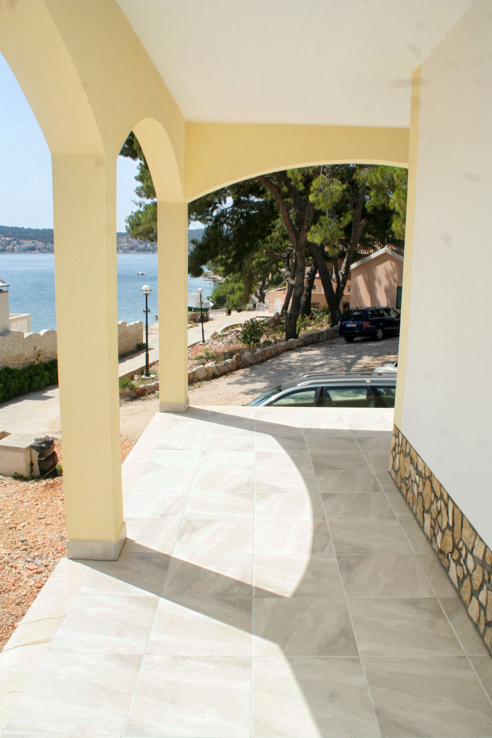 Two bedroom apartment near beach Rogoznica  A-a