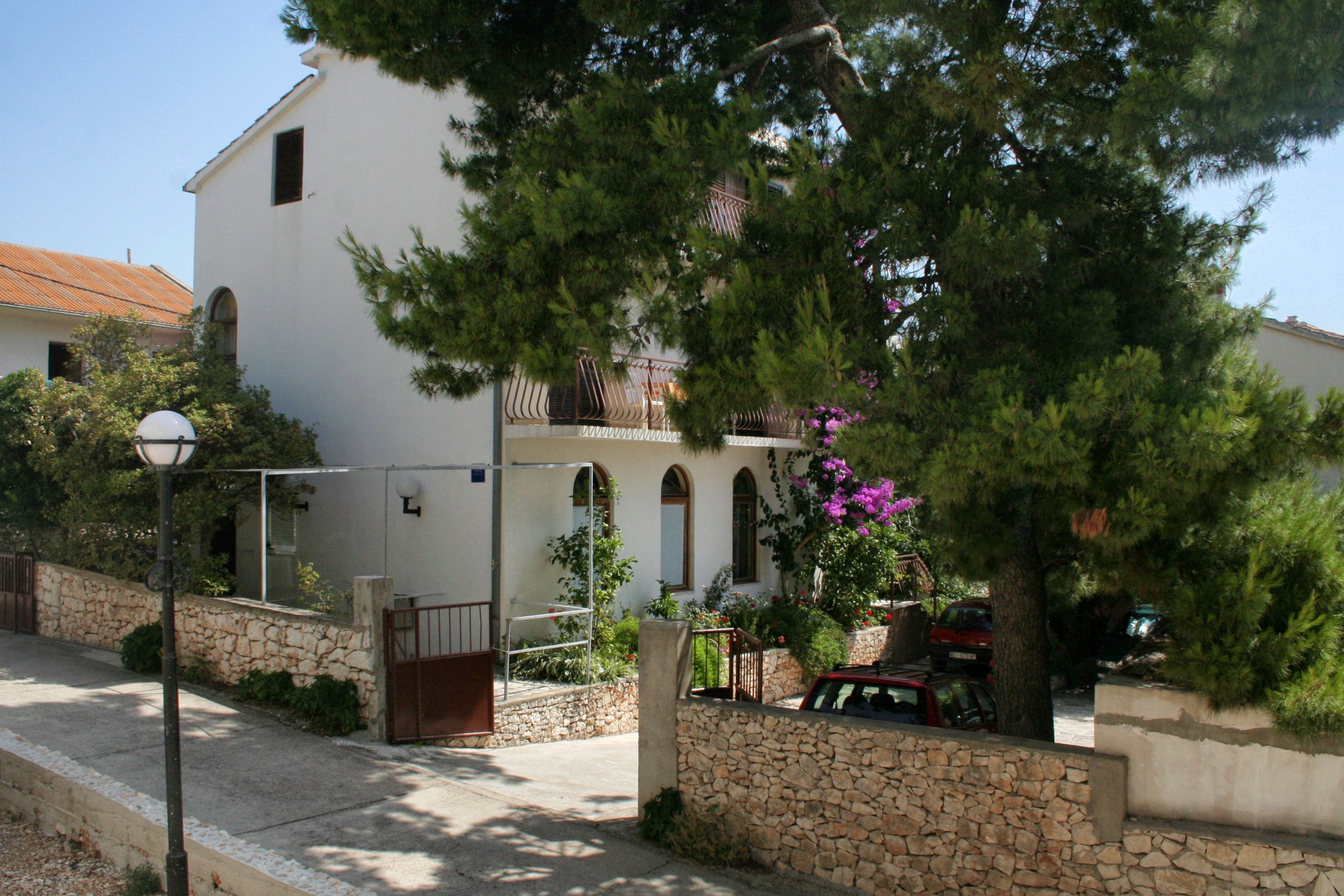 Two bedroom apartment near beach Rogoznica  A-a