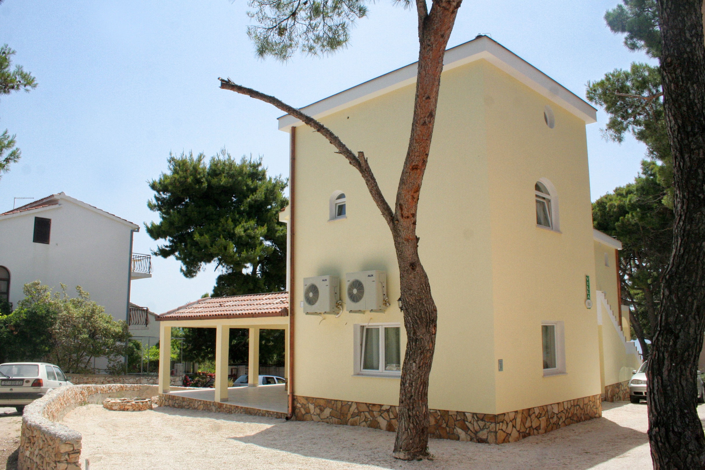 Room near beach Rogoznica (S-3097-a)