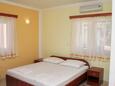 Rogoznica, Bedroom in the room, air condition available, (pet friendly) and WiFi.