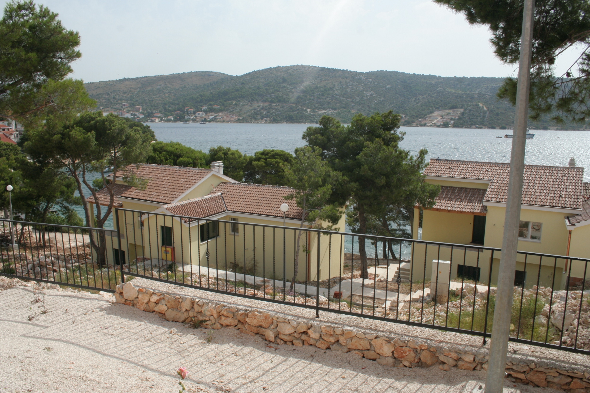 One bedroom apartment near beach Rogoznica (A-3098-b)