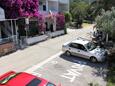 Parking lot Igrane, Makarska, Parking lot 310 - Apartments near sea with pebble beach.