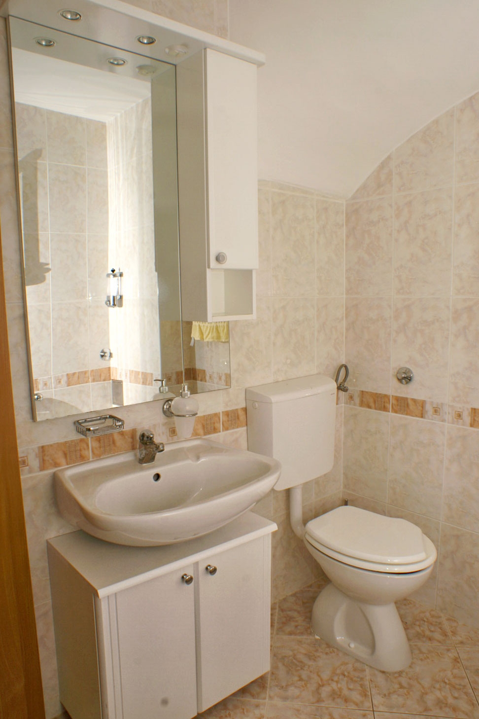 Three bedroom house with terrace and sea view Sumartin, Brač  K