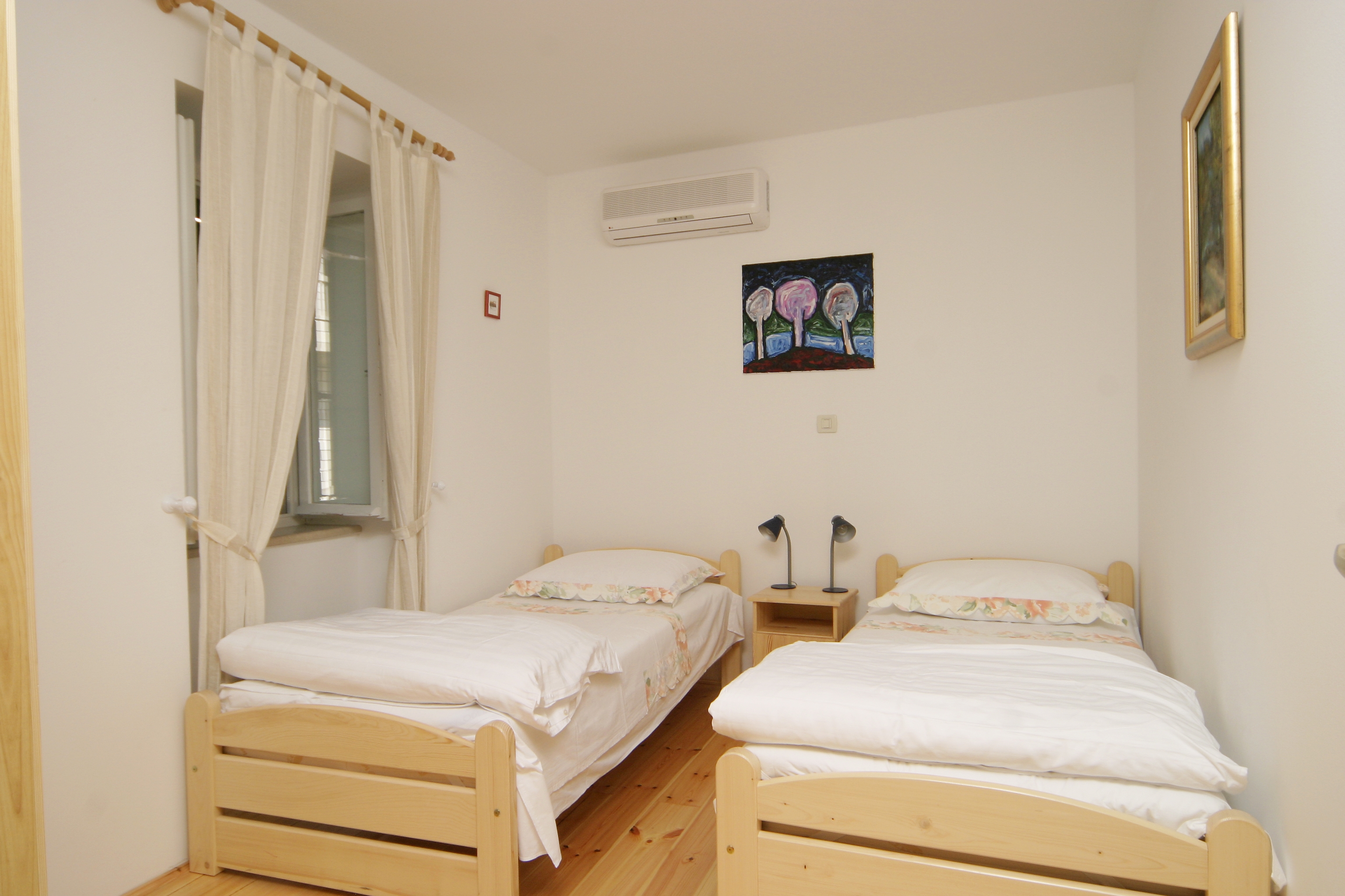 Three bedroom house with terrace and sea view Sumartin, Brač  K