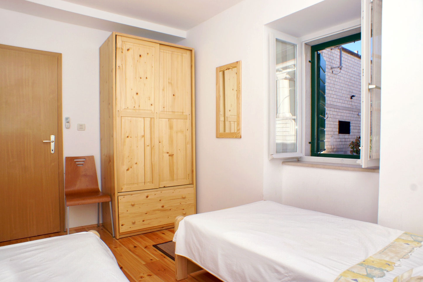 Three bedroom house with terrace and sea view Sumartin, Brač  K