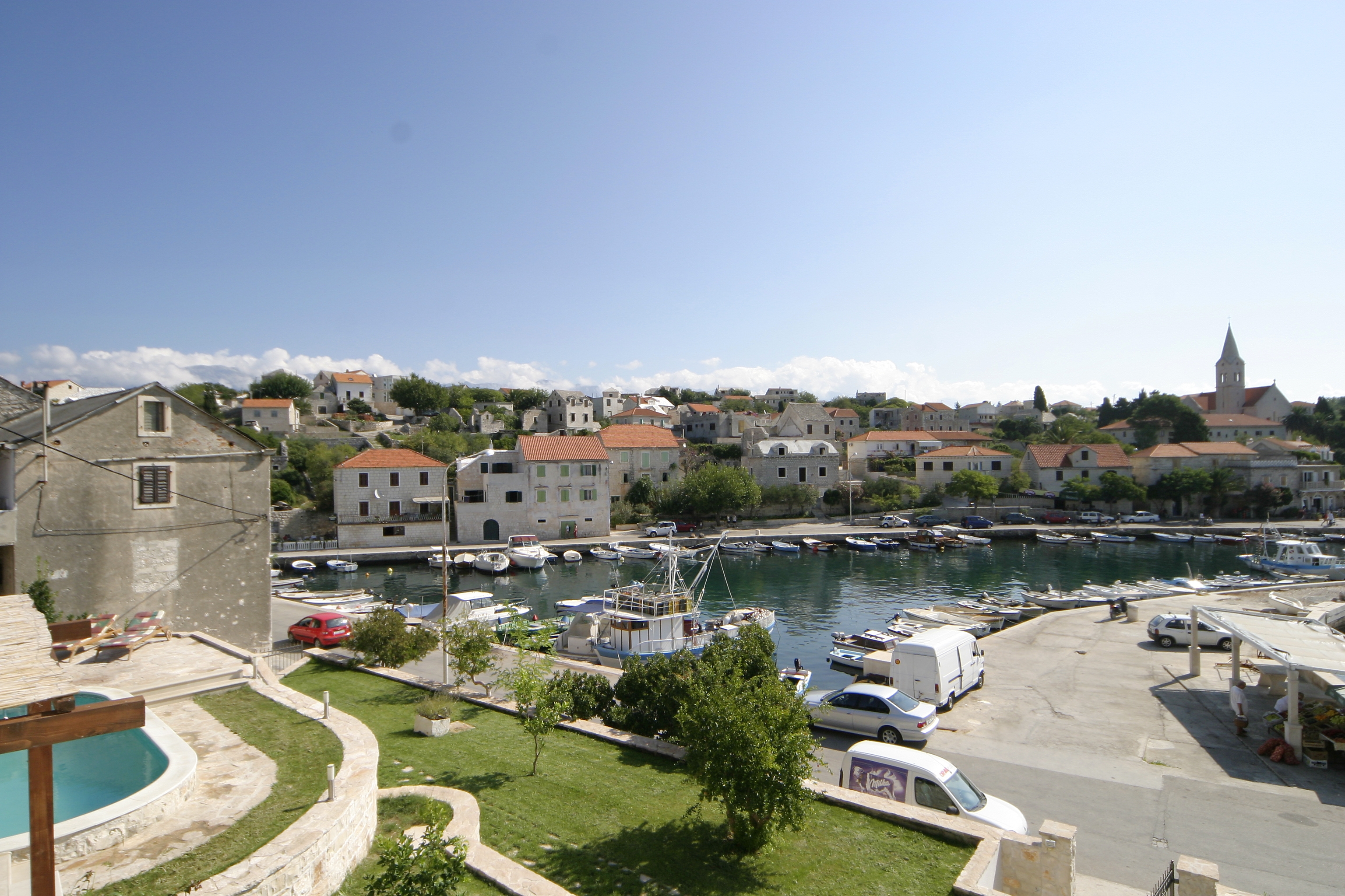 Three bedroom house with terrace and sea view Sumartin, Brač  K