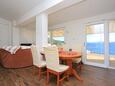 Salle à manger Igrane, Salle à manger dans l’hébergement en type apartment, animaux acceptés et WiFi.