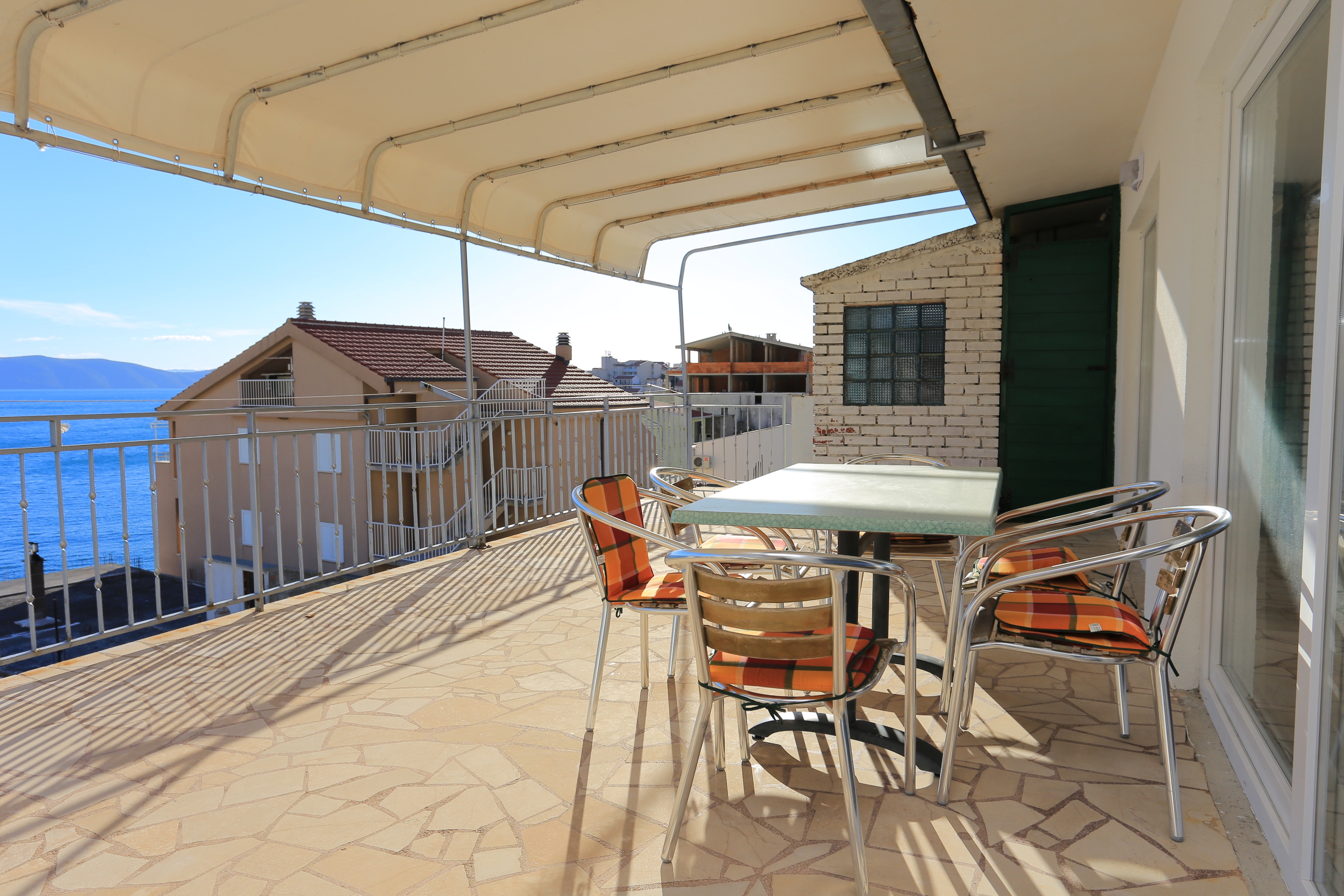 Two bedroom apartment near beach Igrane, Makarska  A-a