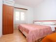 Bedroom Igrane, Bedroom in the apartment, (pet friendly) and WiFi.