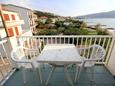 Balkon Pag, Balkon v ubytování typu studio-apartment, s výhledem na moře, domácí mazlíčci povoleni a WiFi.