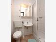 Pag, Bathroom in the studio-apartment, (pet friendly) and WiFi.