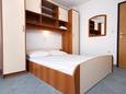 Ložnice Pag, Ložnice v ubytování typu studio-apartment, s klimatizací, domácí mazlíčci povoleni a WiFi.