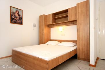 Bedroom Pag, Bedroom in the room, dopusteni kucni ljubimci i WIFI.