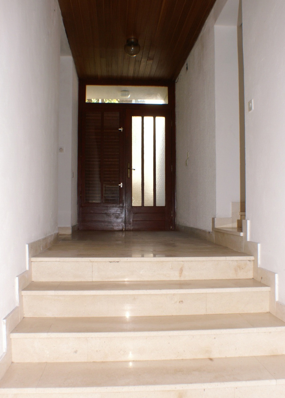 Three bedroom apartment with terrace Žrnovska Banja, Korčula  A-a