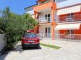 Trpanj, Pelješac, Parkeerplaats 3157 - Appartementen near sea with pebble beach.