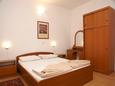 Trpanj, Bedroom in the apartment, (pet friendly) and WiFi.