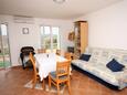 Dining room Slano, Dining room in the apartment, air condition available, (pet friendly) and WiFi.