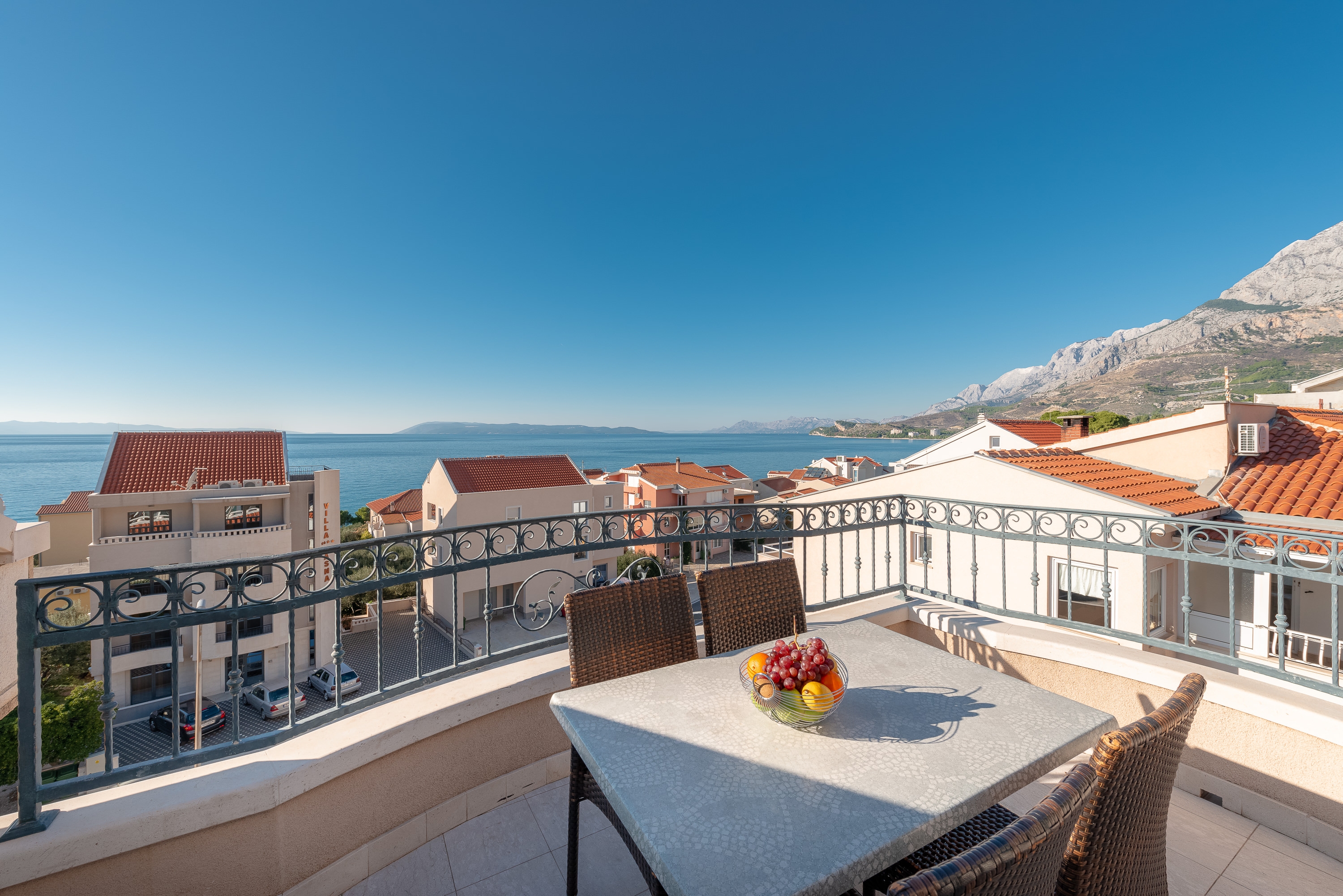 Dvosobni apartman s balkonom i pogledom na more Tučepi, Makarska  A-h