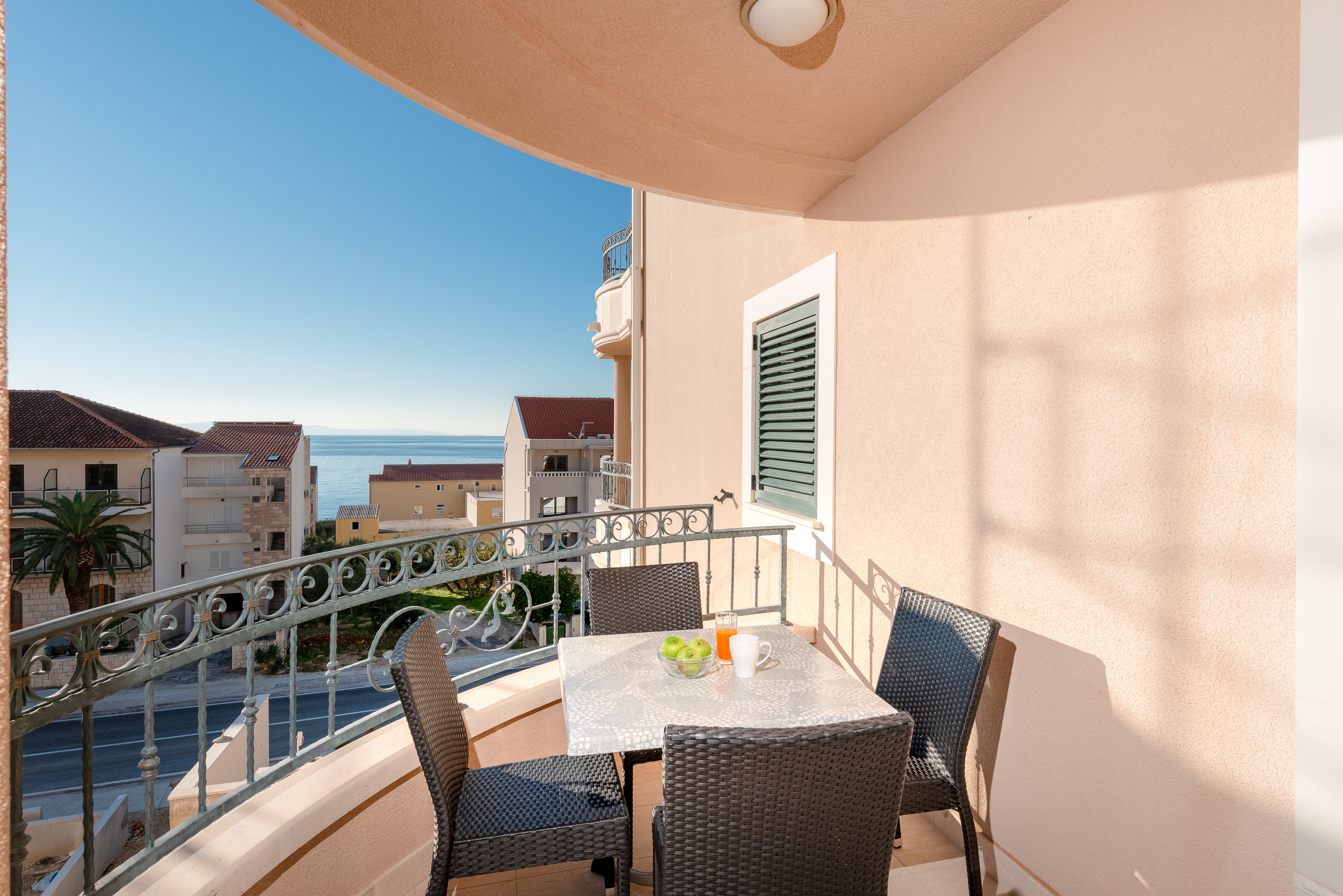 Two bedroom apartment with balcony and sea view Tučepi, Makarska (A-3193-e)