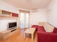 Obývací pokoj Tučepi, Obývací pokoj v ubytování typu apartment, s klimatizací a WiFi.