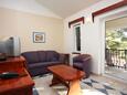 Rogoznica, Living room in the apartment, (pet friendly) and WiFi.