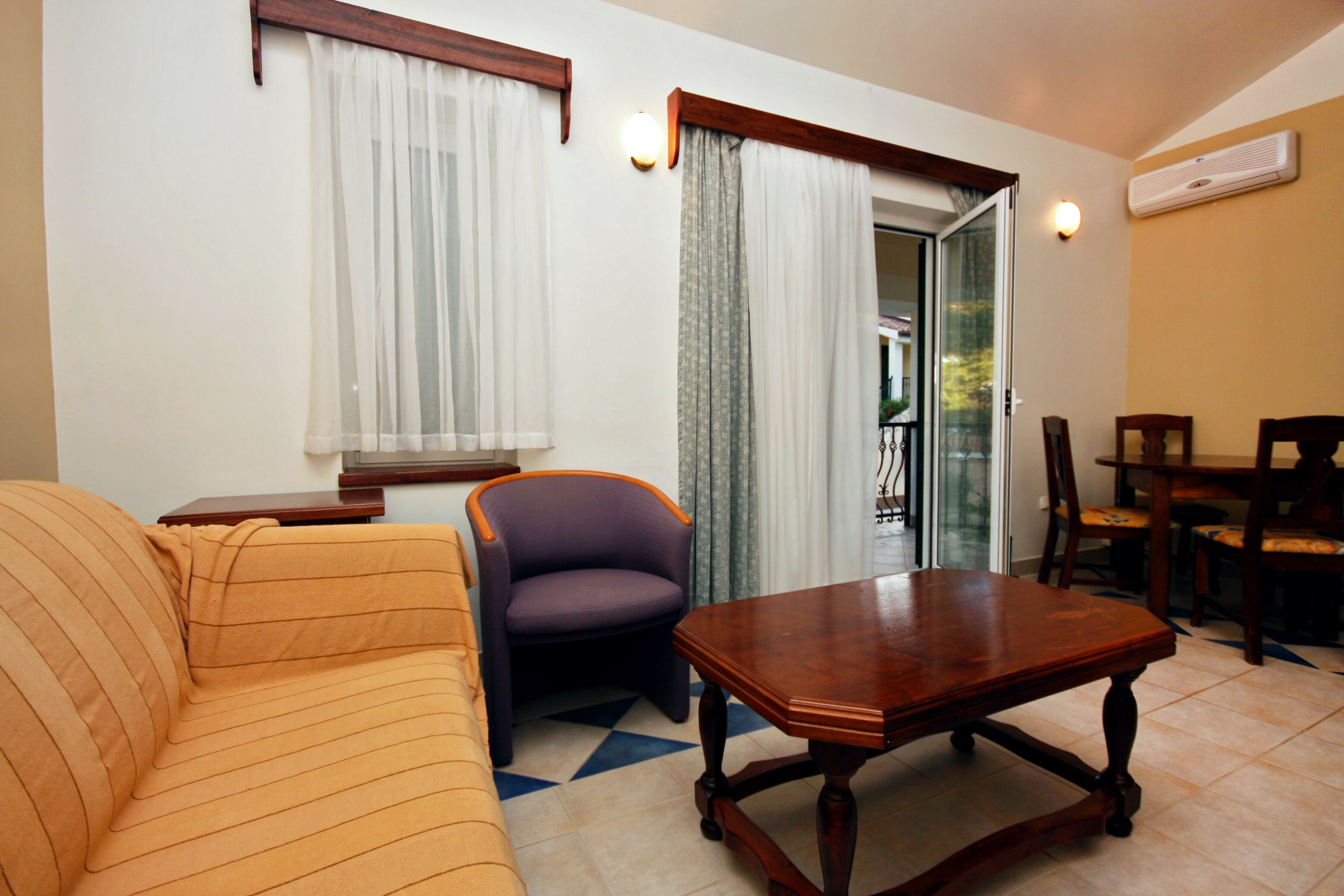 One bedroom apartment with balcony Rogoznica (A-3197-c) One bedroom apartment with balcony Rogoznica (A-3197-c)