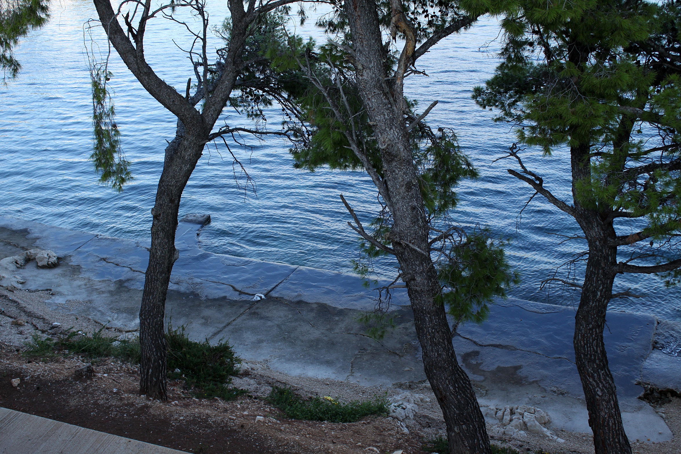 One bedroom apartment near beach Rogoznica  A-d
