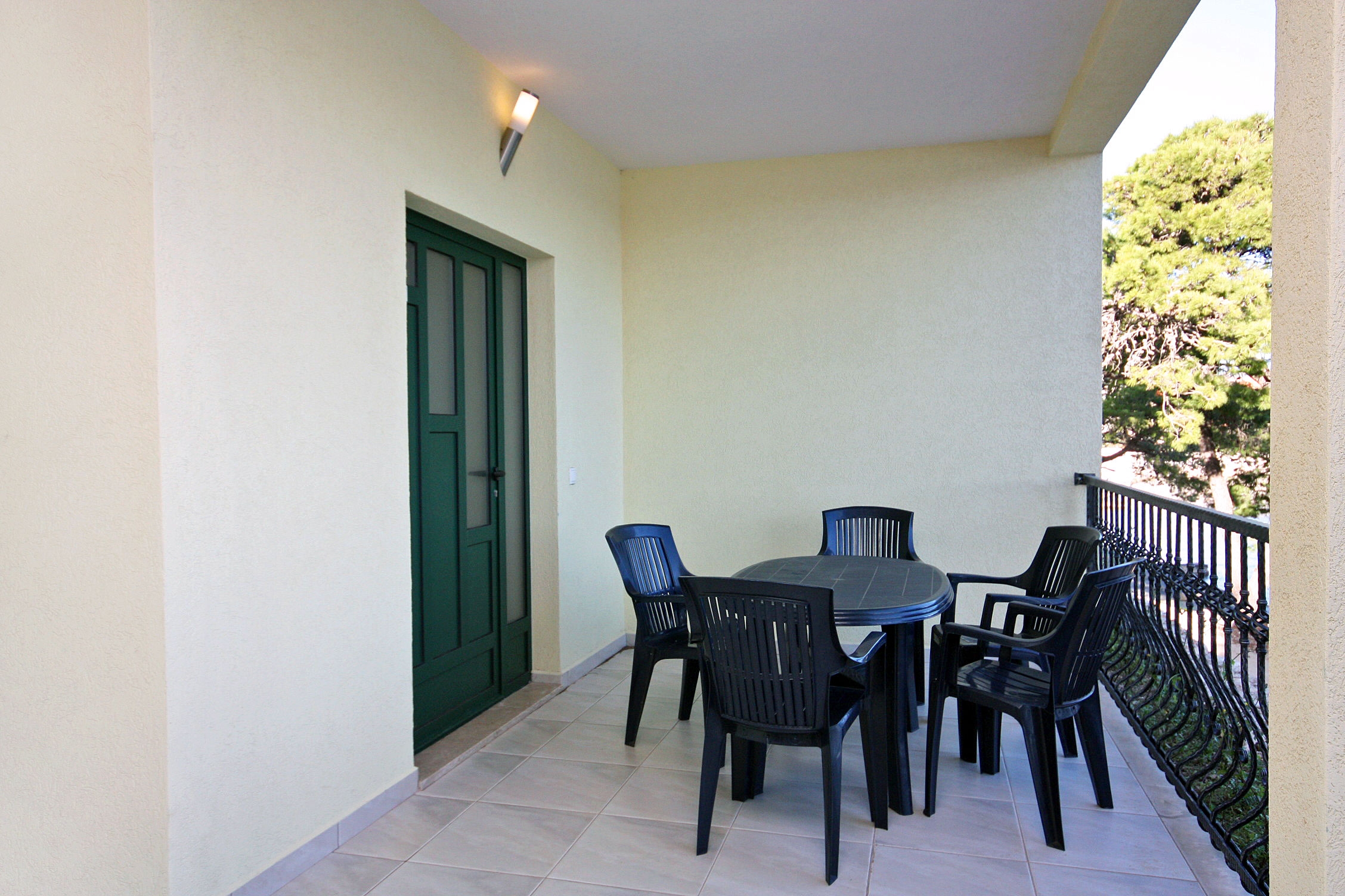 Two bedroom apartment near beach Rogoznica (A-3199-a) Two bedroom apartment near beach Rogoznica (A-3199-a)