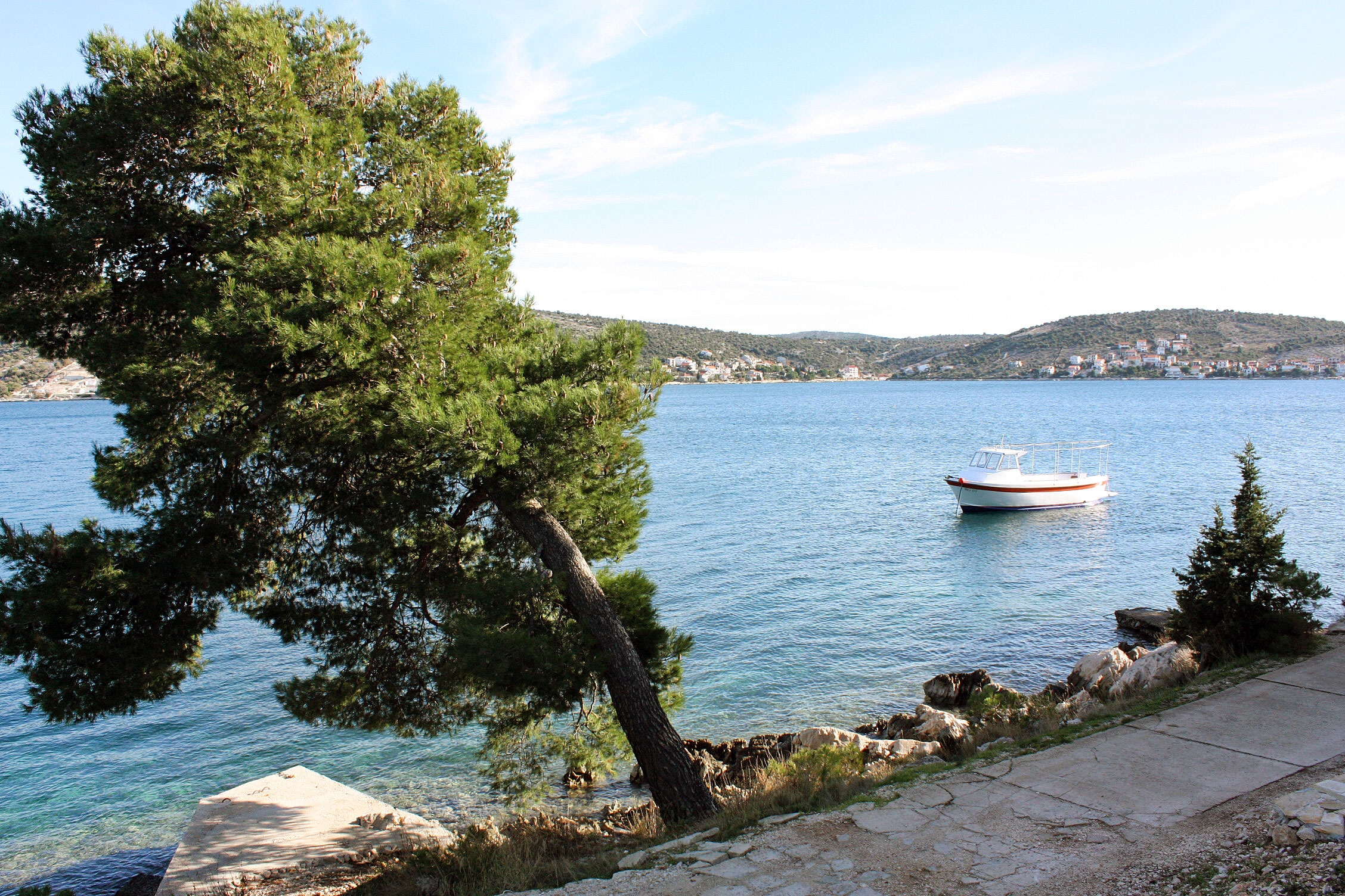 Two bedroom apartment near beach Rogoznica  A-a