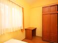 Rogoznica, Ložnice 2 v ubytování typu apartment, domácí mazlíčci povoleni a WiFi.