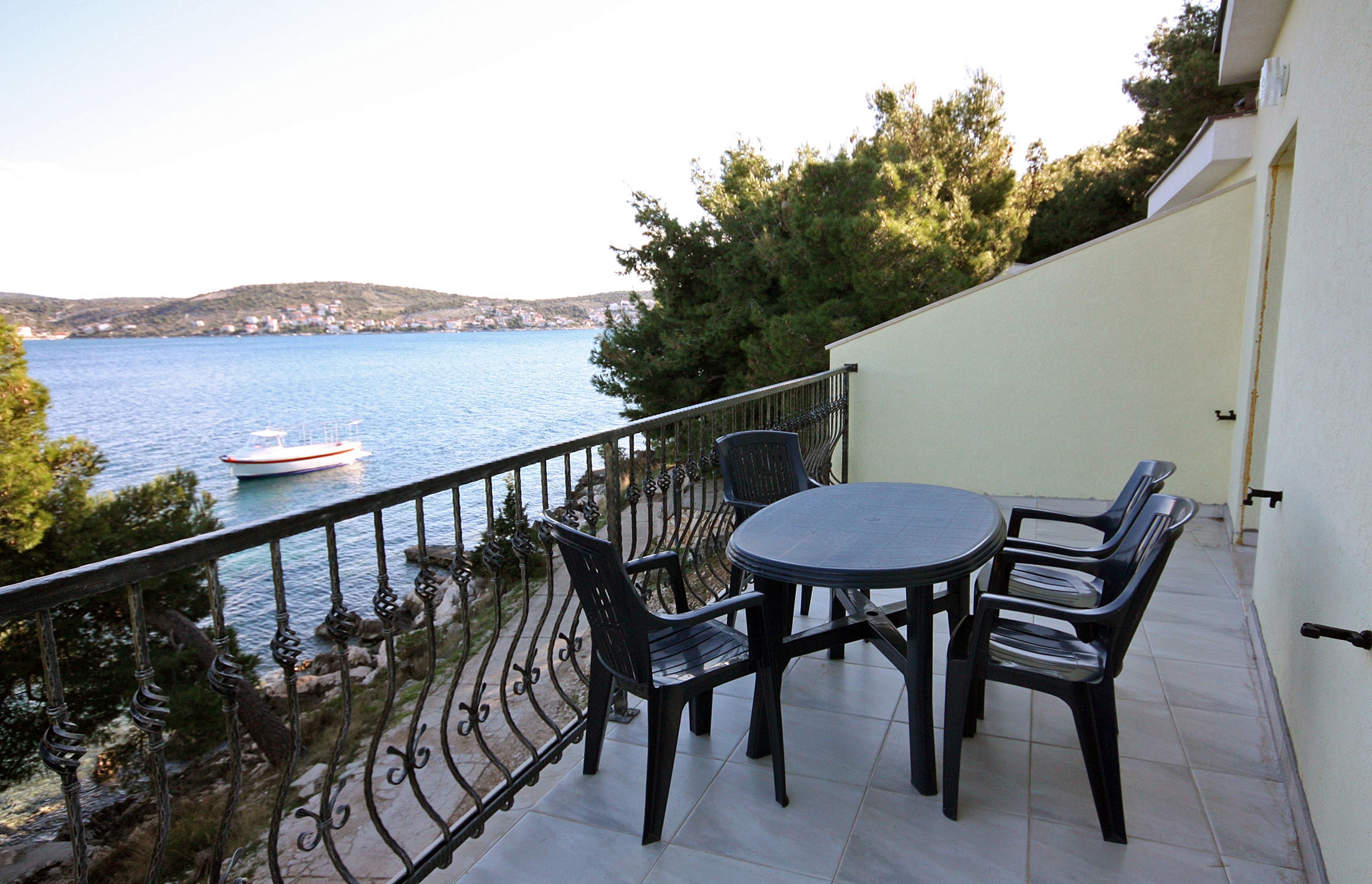 Two bedroom apartment near beach Rogoznica (A-3199-c) Two bedroom apartment near beach Rogoznica (A-3199-c)