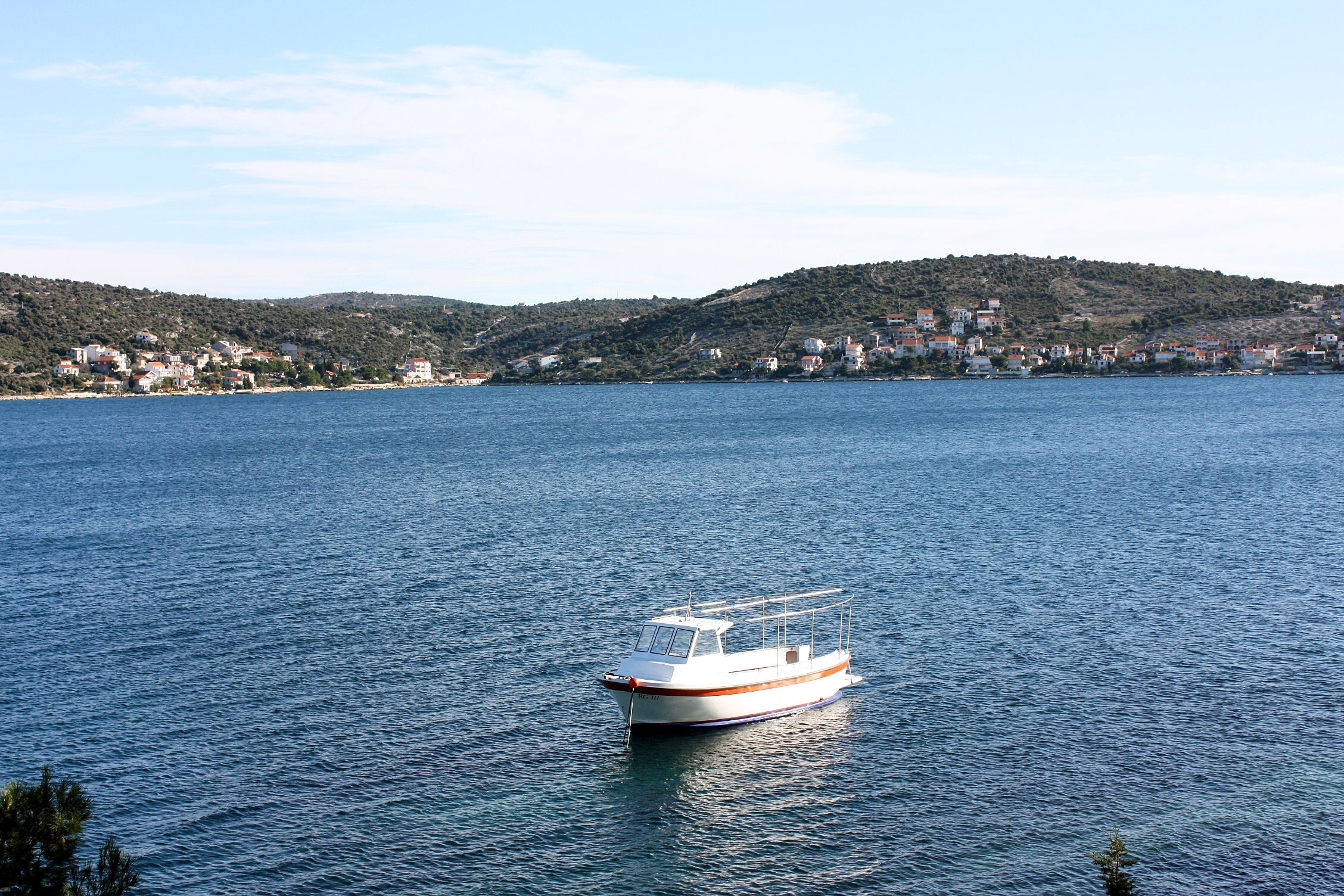 Two bedroom apartment near beach Rogoznica  A-c