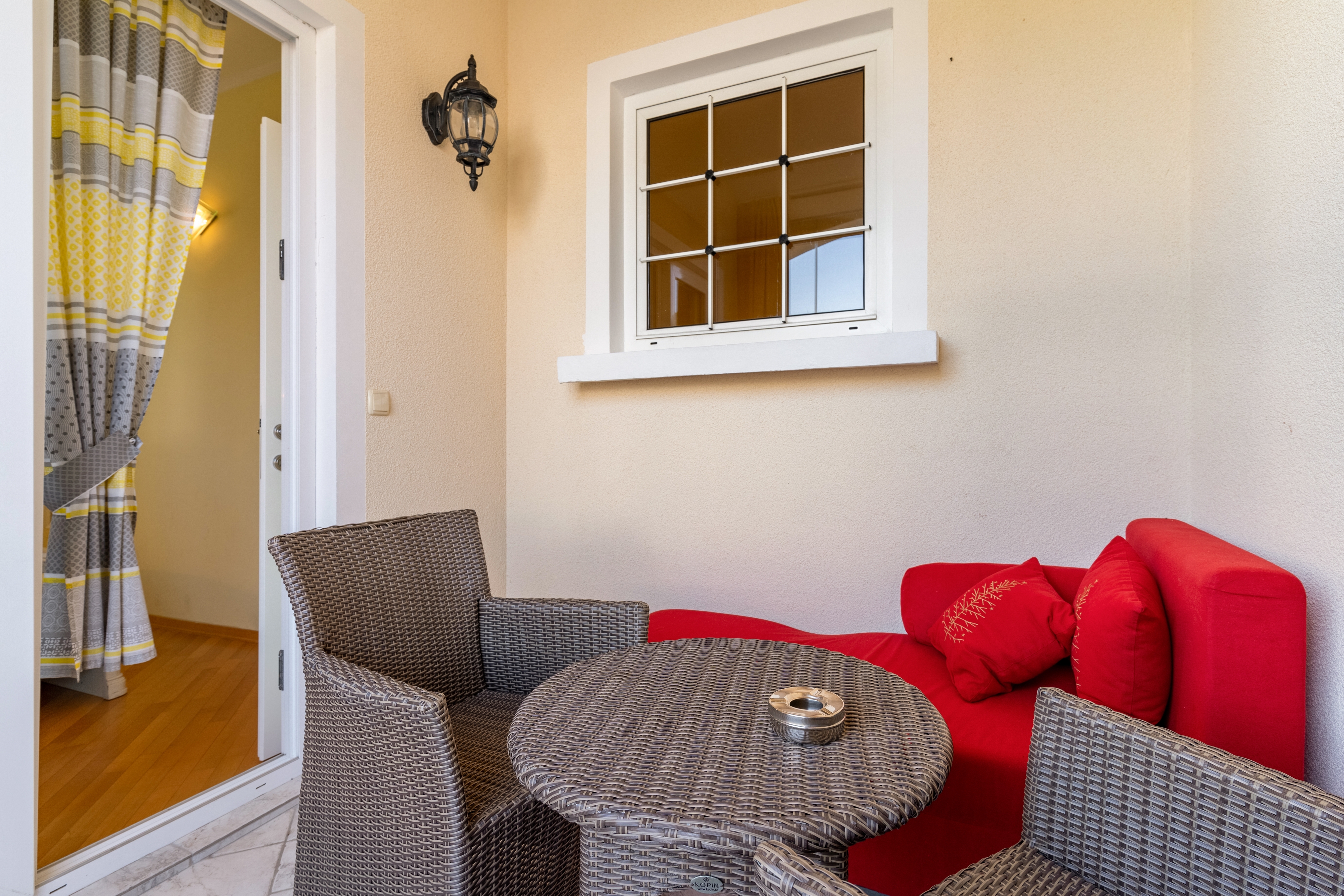 One bedroom apartment with terrace Barbat, Rab  A-a