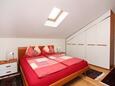 Barbat, Bedroom in the studio-apartment, air condition available, (pet friendly) and WiFi.