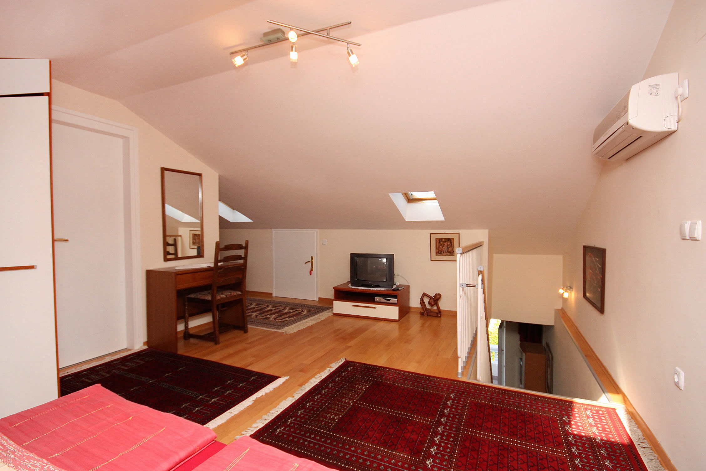 Top Rab Barbat Top Rab Barbat