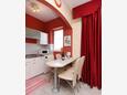 Barbat, Dining room in the studio-apartment, (pet friendly) and WiFi.