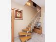 Barbat, Hallway in the studio-apartment, (pet friendly) and WiFi.