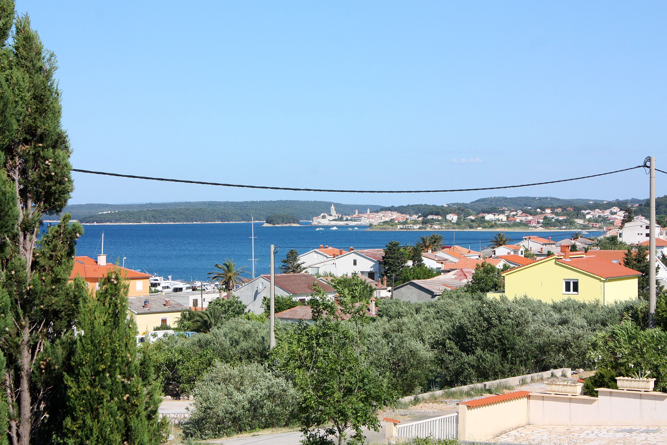 Studio flat with terrace and sea view Barbat, Rab  AS-b
