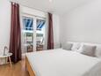 Ložnice 1 Tisno, Ložnice 1 v ubytování typu apartment, s klimatizací a domácí mazlíčci povoleni.