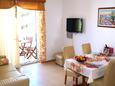 Palit, Sala de estar in the apartment, air condition available y WiFi.