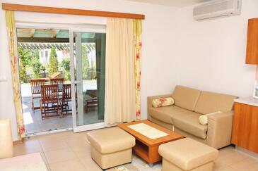 Palit, Living room in the apartment, air condition available and WiFi.